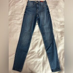 Fashion nova skinny jeans